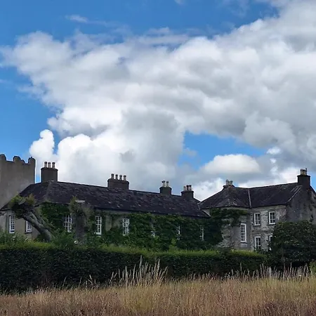 Hébergement de vacances - 4 Mins Walk To Ardnahinch Beach, 10 Min Walk To Garryvoe & 5 Min Drive To Ballymaloe House - Eircode P25kn53