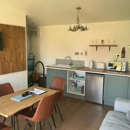 Cabin, Cork, Near Ballymaloe House & Garryvoe *