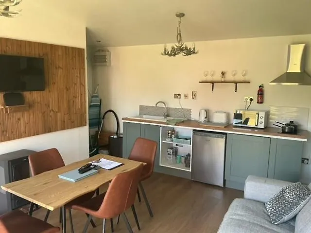 Cabin, Cork, Near Ballymaloe House & Garryvoe *