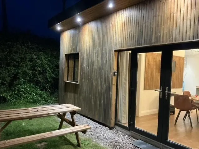 בית נופש Cabin, Cork, Near Ballymaloe House & Garryvoe